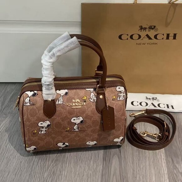 Coach Snoopy collaboration bag, size 25cm. - Picture 1 of 9